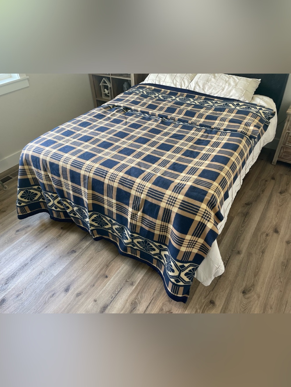Antique VTG Blue & Beige Buggy Wool Reversible Plaid Daisy Blanket Early 1900s